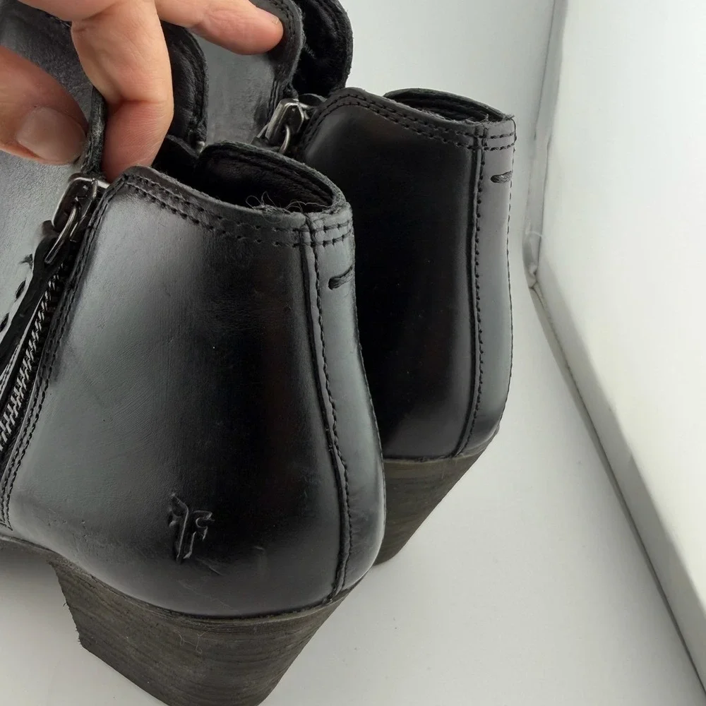 Frye Judith Double Zip Ankle Boots 8M‎ Black Leather Pointed Toe FR40838